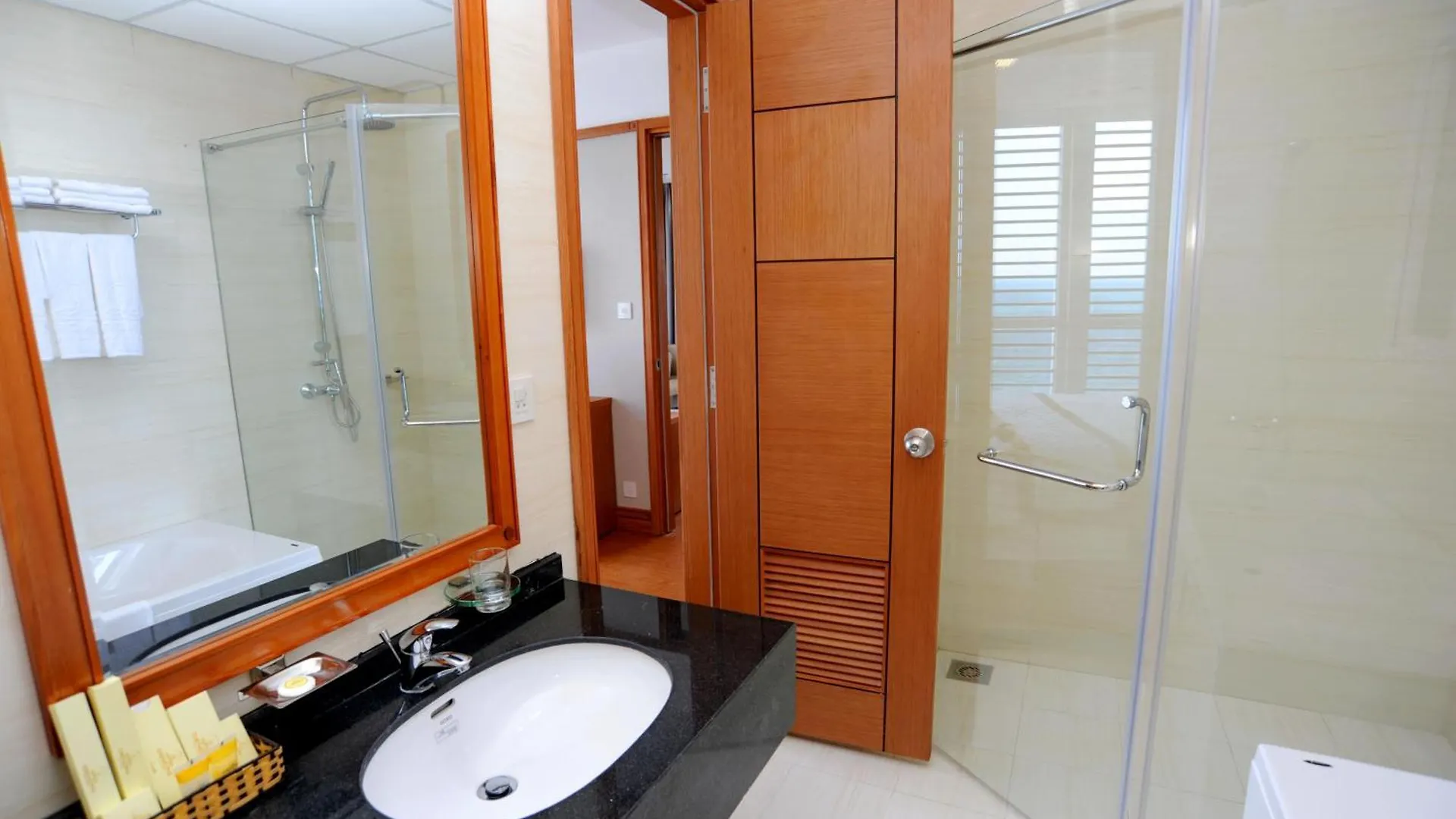 נה טראנג Dendro Beachfront Hotel 3*, נה טראנג