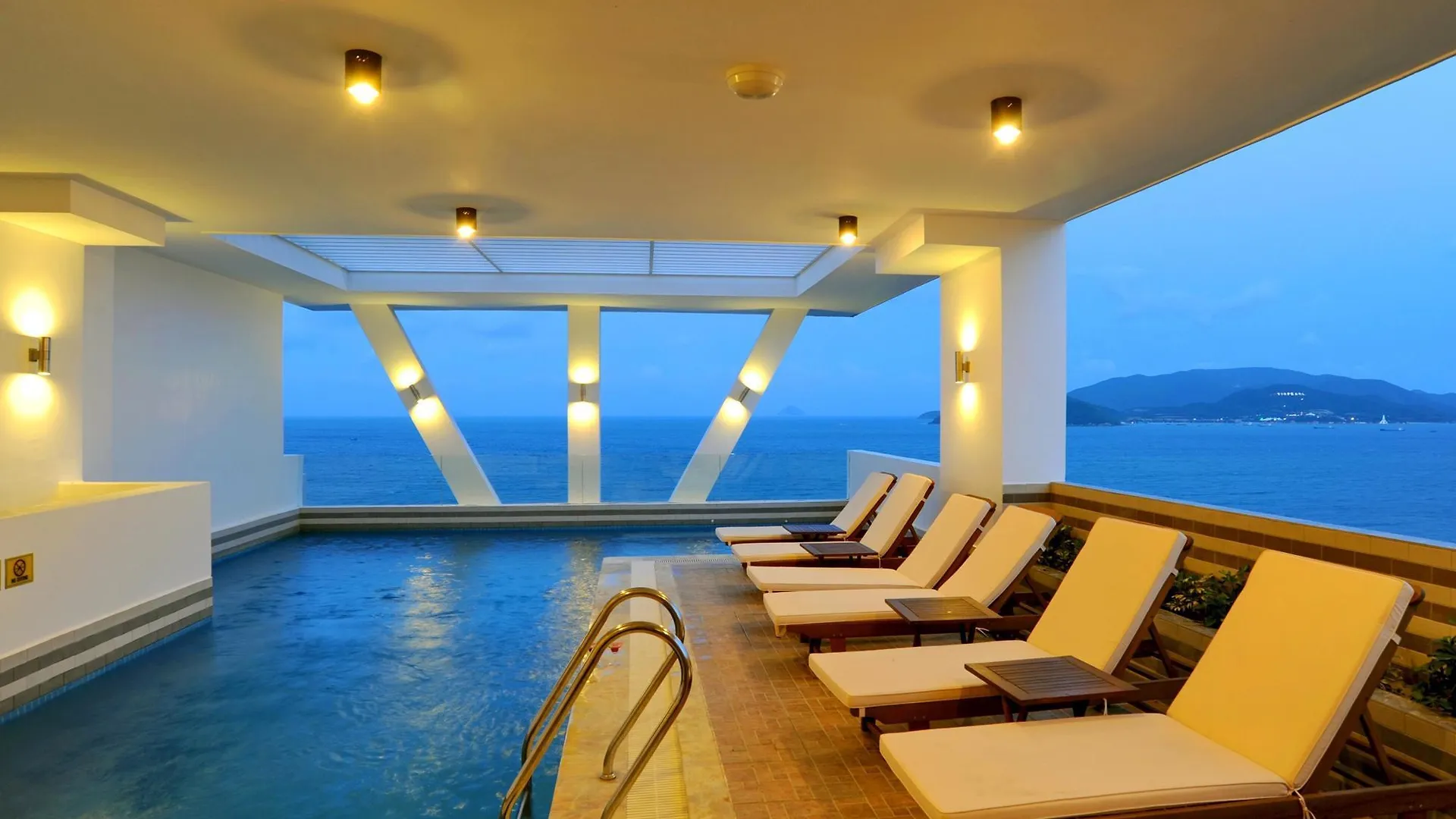 Dendro Hotel Nha Trang