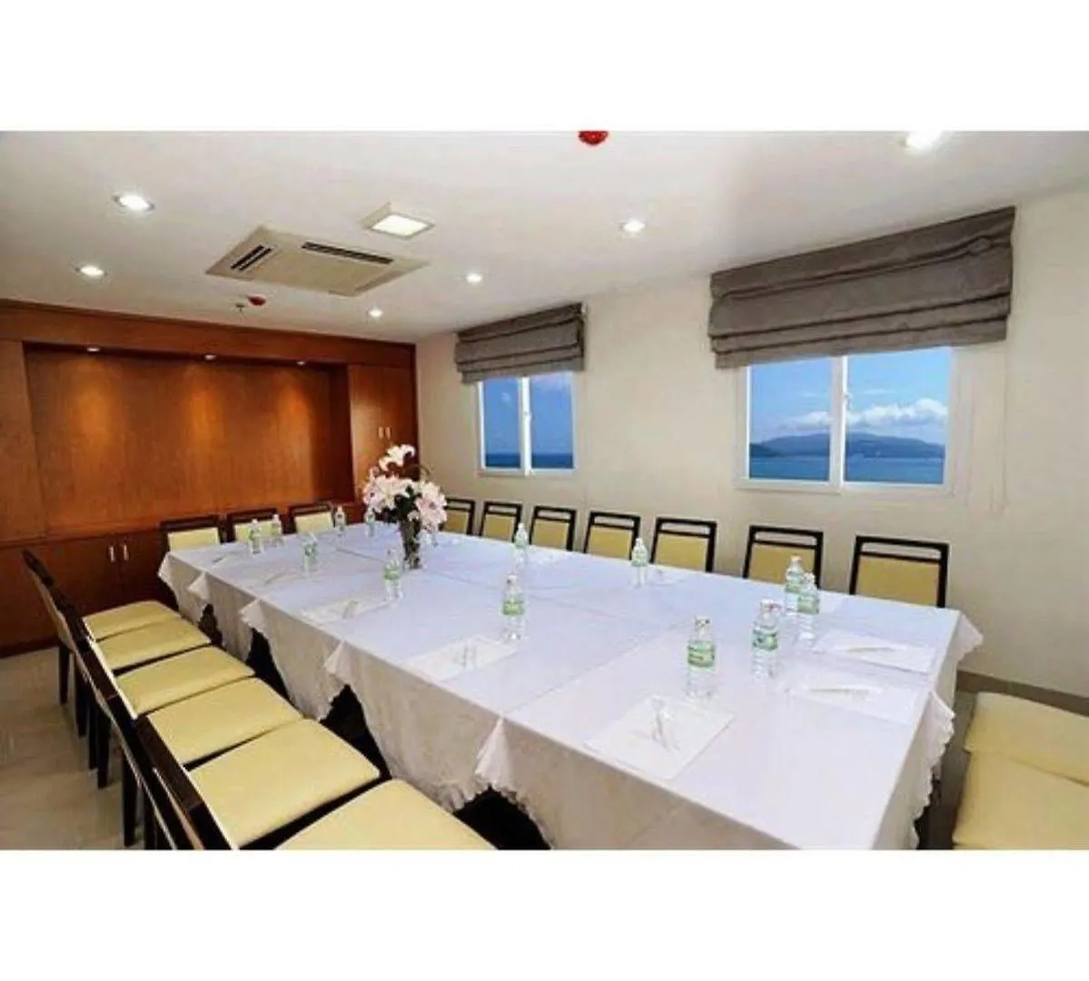 נה טראנג Dendro Beachfront Hotel 3*, נה טראנג וייטנאם