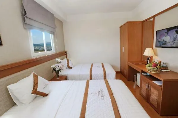 Dendro Hotel Nha Trang 3*,